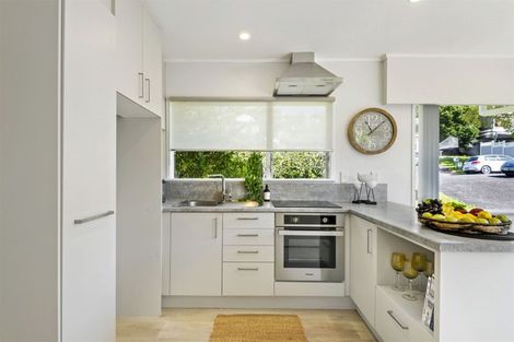 Photo of property in 1/12 Keldale Place, Forrest Hill, Auckland, 0620