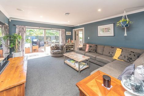 Photo of property in 18 Golf Vue Place, Castlecliff, Whanganui, 4501