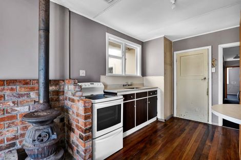 Photo of property in 1 Avon Street, Stratford, 4332