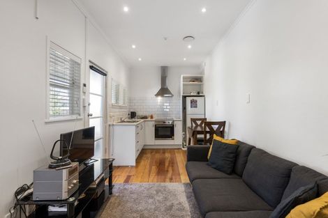 Photo of property in 1018 Great North Road, Point Chevalier, Auckland, 1022