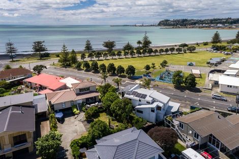 Photo of property in 37 Charles Street, Westshore, Napier, 4110