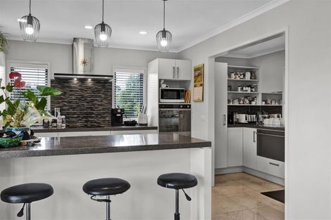 Photo of property in 1b Links Drive, Waiwhakaiho, New Plymouth, 4312