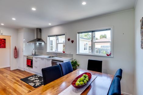 Photo of property in 20 Chester Street, Taradale, Napier, 4112