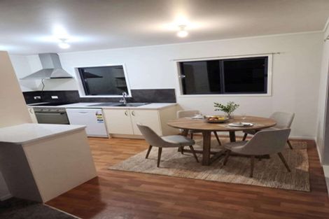 Photo of property in 35 Fruitvale Road, New Lynn, Auckland, 0600