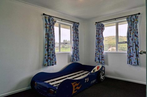 Photo of property in 7 Oawai Place, Marfell, New Plymouth, 4310