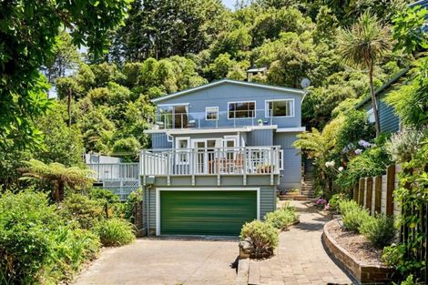 Photo of property in 37 Kotari Road, Days Bay, Lower Hutt, 5013