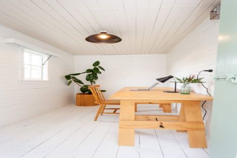 Photo of property in 25 Momona Road, Greenlane, Auckland, 1051