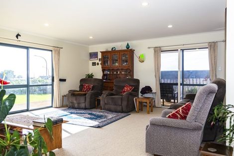 Photo of property in 32 Dillon Drive, Bell Block, New Plymouth, 4312
