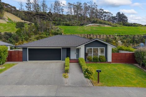Photo of property in 35 Banks Boulevard, Whitby, Porirua, 5024