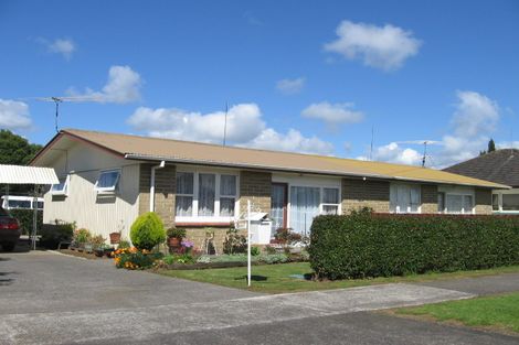 Photo of property in 2/98 Kenderdine Road, Papatoetoe, Auckland, 2025