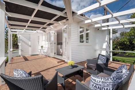 Photo of property in 118 Riverhead Road, Kumeu, 0892