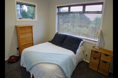 Photo of property in 40 Raymond Terrace, Northcote, Auckland, 0627