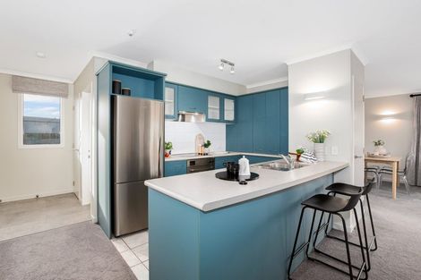 Photo of property in Endeavour Apartments, 22/125 Thorndon Quay, Pipitea, Wellington, 6011