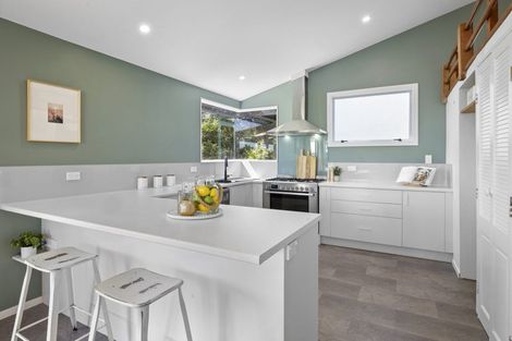 Photo of property in 28 Norwich Avenue, Spotswood, New Plymouth, 4310