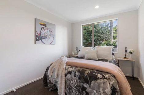 Photo of property in 23 Piriti Place, Weymouth, Auckland, 2103