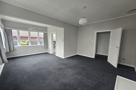 Photo of property in 10 Purser Grove, Fairfield, Lower Hutt, 5011