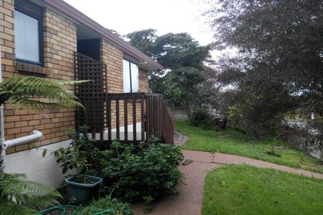 Photo of property in 1 Spears Place, Botany Downs, Auckland, 2010