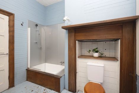 Photo of property in 35 Ferry Road, Days Bay, Lower Hutt, 5013