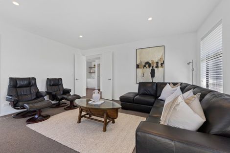 Photo of property in 5 Augusta Grove, Waiwhakaiho, New Plymouth, 4312