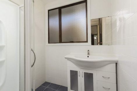 Photo of property in 510a Blockhouse Bay Road, Blockhouse Bay, Auckland, 0600