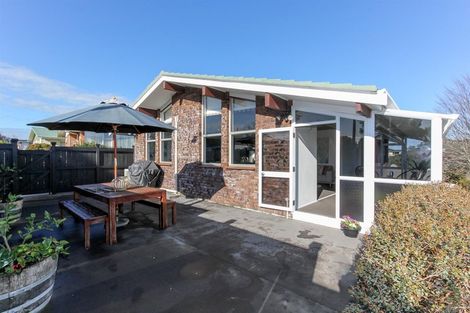 Photo of property in 22 Nevada Drive, Merrilands, New Plymouth, 4312