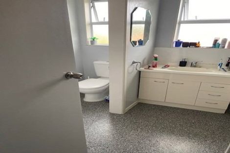 Photo of property in 35a Ranui Terrace, Tawa, Wellington, 5028