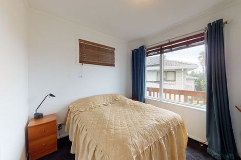 Photo of property in 1/818 East Coast Road, Oteha, Auckland, 0630