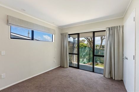 Photo of property in 25 Tobys Way, Waikanae Beach, Waikanae, 5036