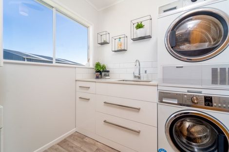 Photo of property in 12 Fairbrother Street, Carterton, 5713