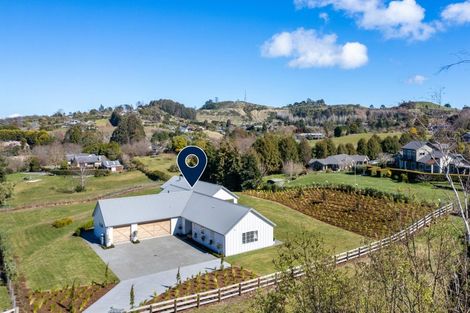Photo of property in 5 Lens Way, Acacia Bay, Taupo, 3385