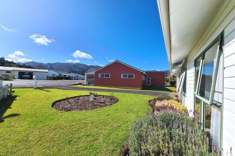 Photo of property in 6 Courthouse Lane, Coromandel, 3506