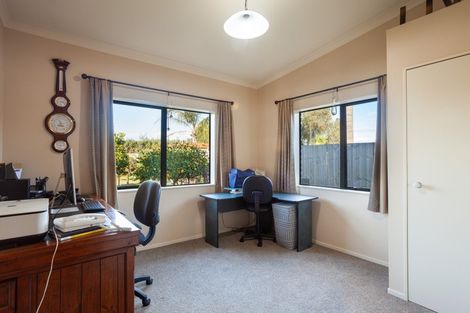 Photo of property in 33 Palm Springs Boulevard, Papamoa Beach, Papamoa, 3118