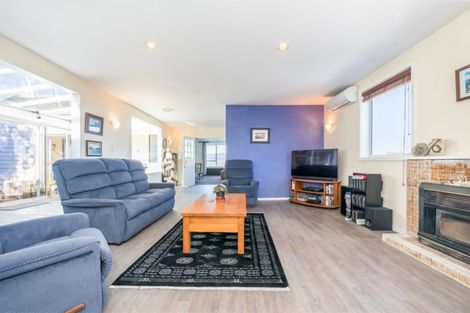Photo of property in 7 Te Whiti Grove, Korokoro, Lower Hutt, 5012
