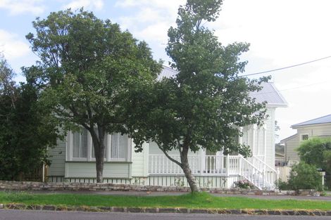 Photo of property in 4 Allenby Avenue, Devonport, Auckland, 0624