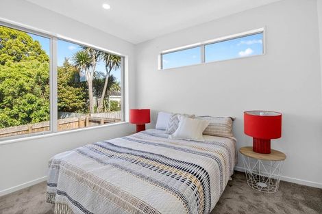 Photo of property in 7d Maroubra Place, Botany Downs, Auckland, 2010