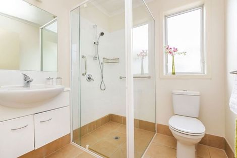 Photo of property in 53 Oxford Street, Tawa, Wellington, 5028