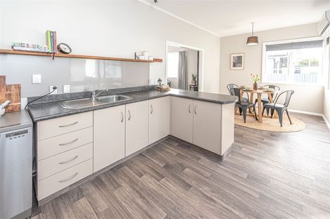 Photo of property in 6 Gunn Street, Gonville, Whanganui, 4501