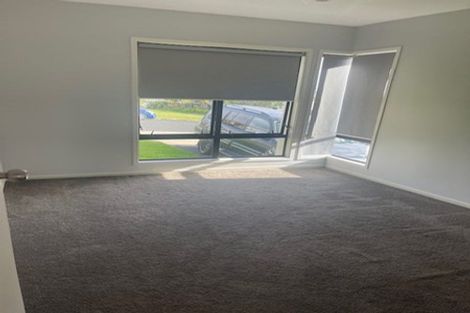 Photo of property in 9 Gwenand Place, Botany Downs, Auckland, 2010