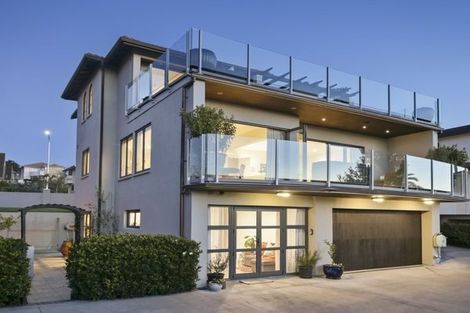 Photo of property in 19a Santa Monica Place, Goodwood Heights, Auckland, 2105