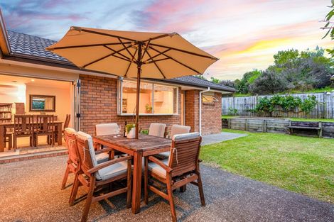 Photo of property in 64 Ruze Vida Drive, Massey, Auckland, 0614