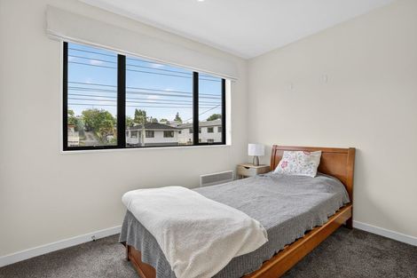 Photo of property in 57b Hogans Road, Glenfield, Auckland, 0629