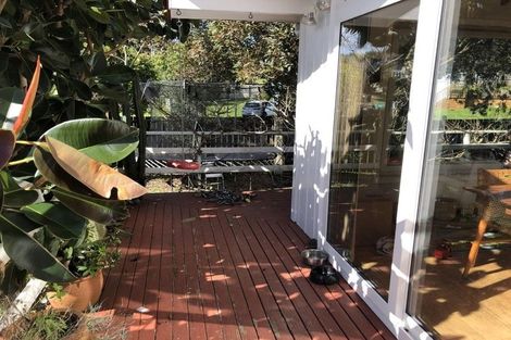 Photo of property in 1 Taioma Crescent, Te Atatu Peninsula, Auckland, 0610