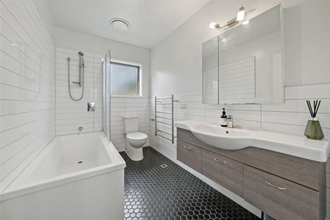 Photo of property in 1/27 Powell Street, Avondale, Auckland, 1026