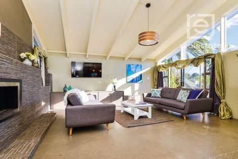 Photo of property in 18 Walter Strevens Drive, Conifer Grove, Takanini, 2112