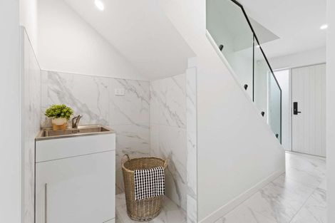 Photo of property in 6/13 Beatrix Street, Avondale, Auckland, 1026