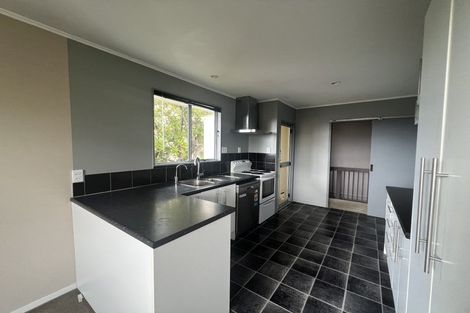 Photo of property in 7 Trias Road, Totara Vale, Auckland, 0629