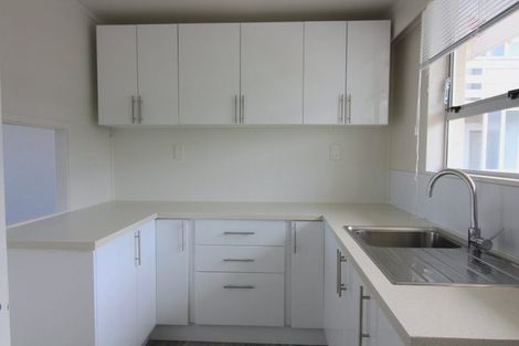 Photo of property in 5 Hawker Street, Mount Victoria, Wellington, 6011