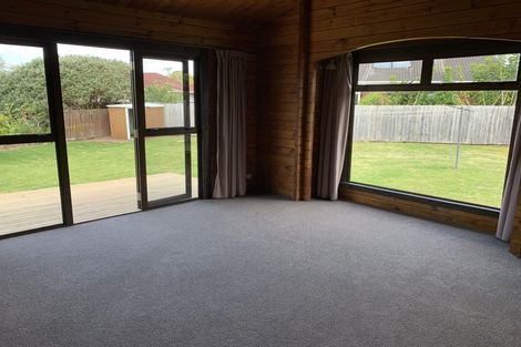 Photo of property in 10 Moenui Avenue, Orewa, 0931