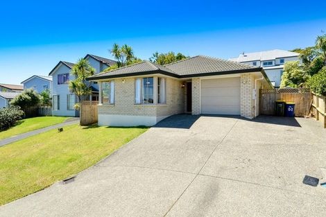 Photo of property in 2/15 Stoneleigh Court, Sunnynook, Auckland, 0632