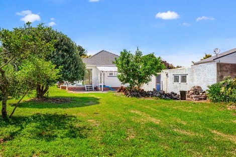 Photo of property in 2 Barberry Lane, Te Atatu Peninsula, Auckland, 0610